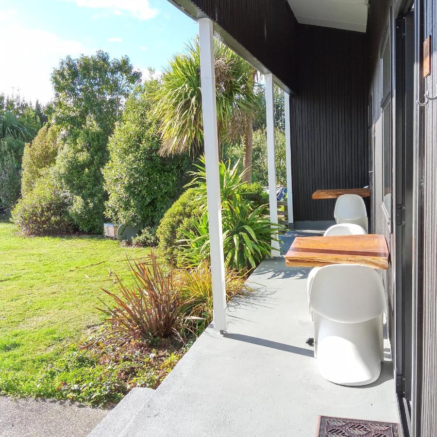 Last Light Lodge Tuatapere Buitenkant foto